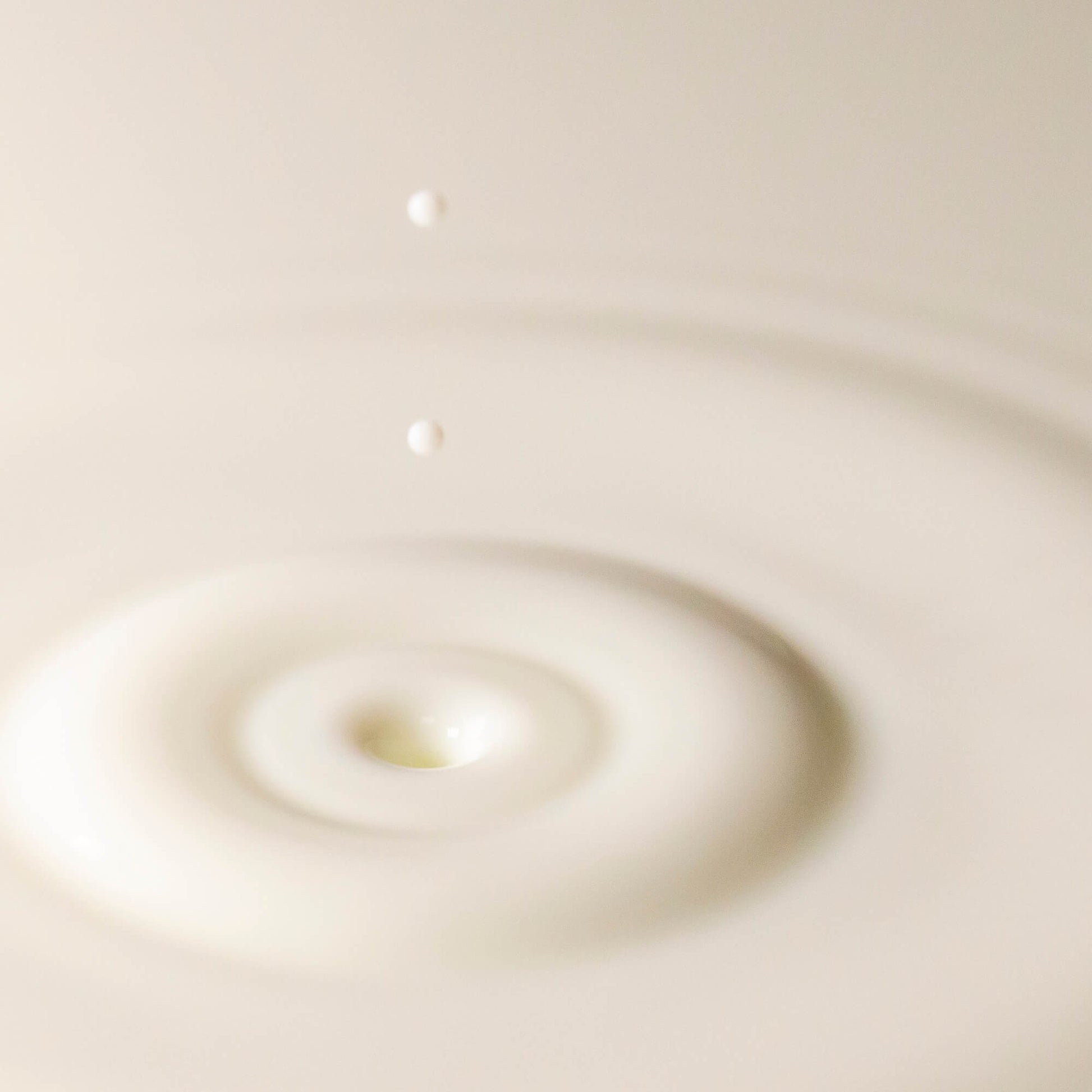 SKINN Mantle Milk