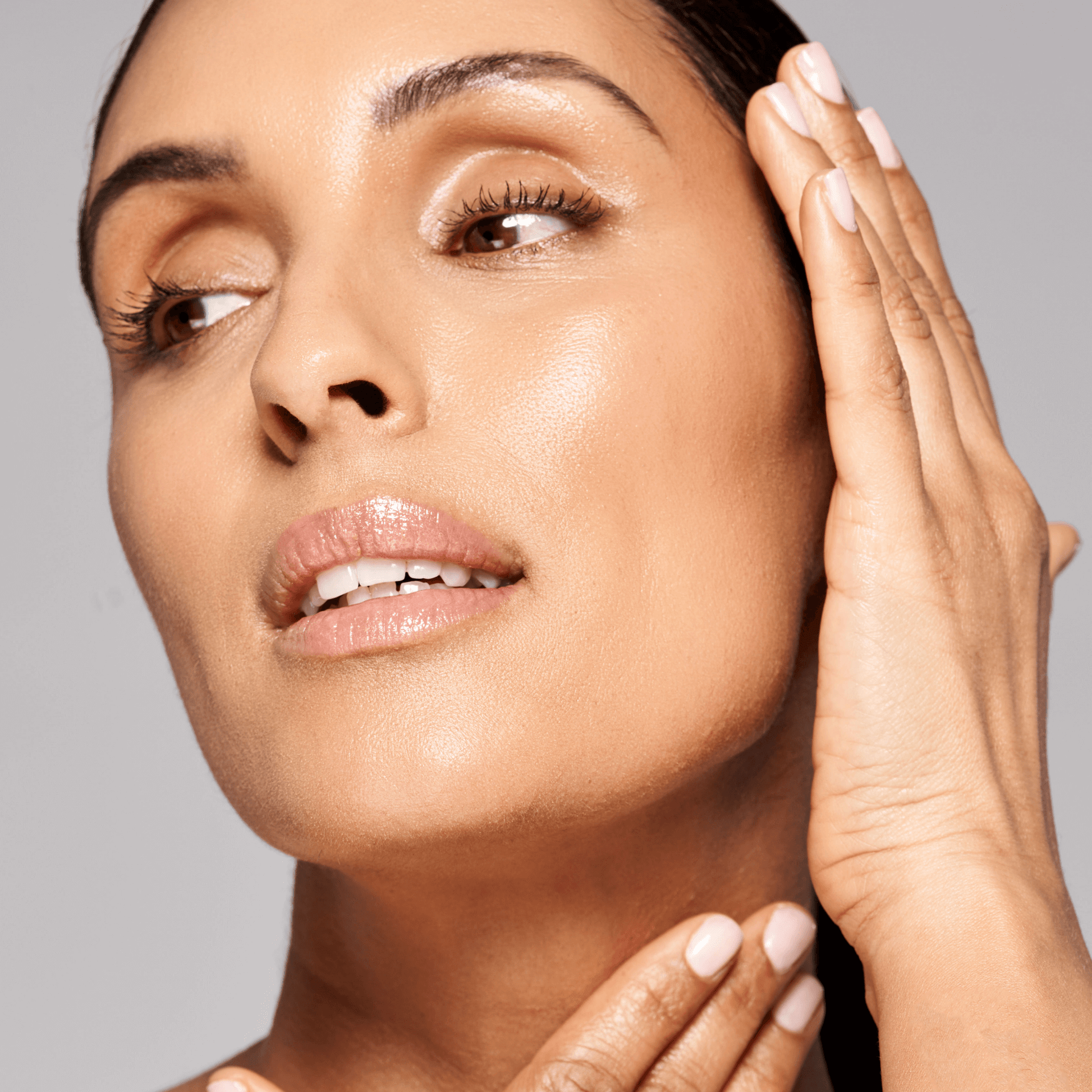 SKINN SKINN Cosmetics Divine Elixir Luminous Facial Oil with SWT-7 Technology